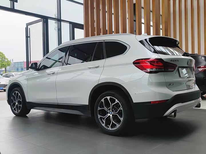 Фото 7 - BMW X1