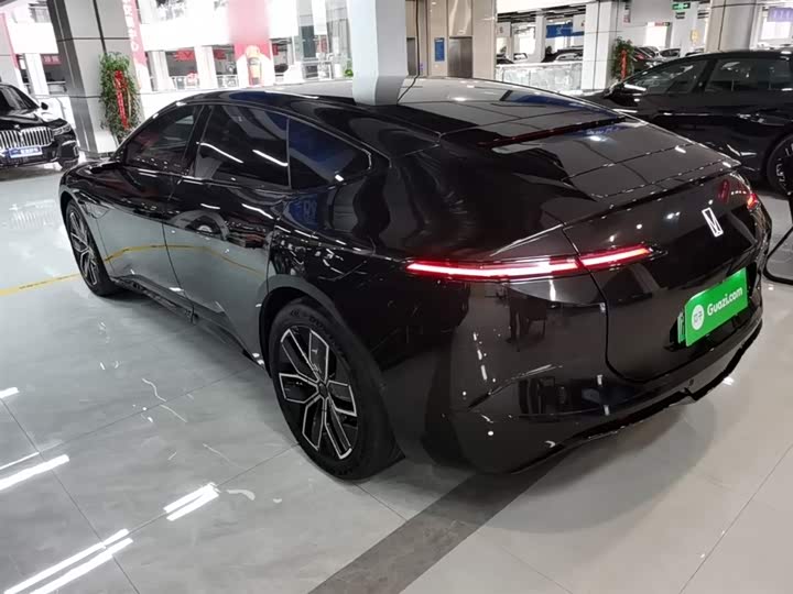 Avatr 12 2023 2023款 700 三激光后驱奢享版