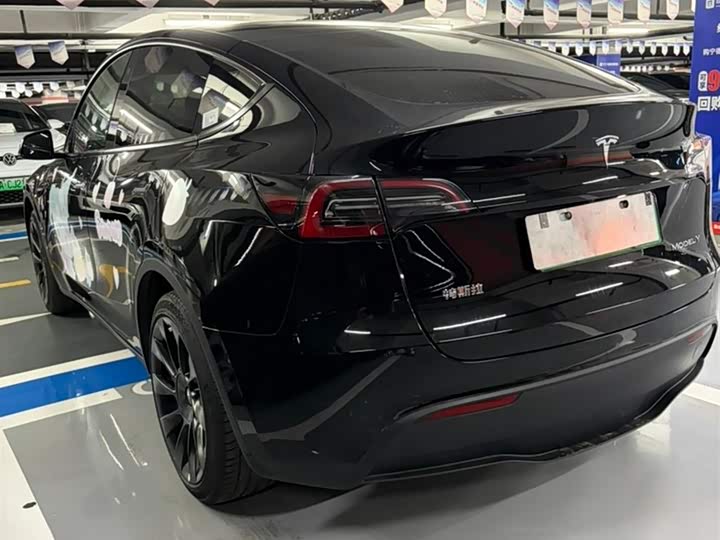 Photo 6 - Tesla Model Y