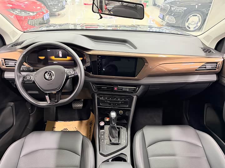 Фото 6 - Volkswagen Tharu