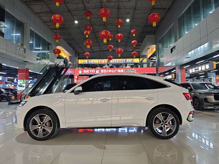 Фото 6 - Audi Q5L Sportback