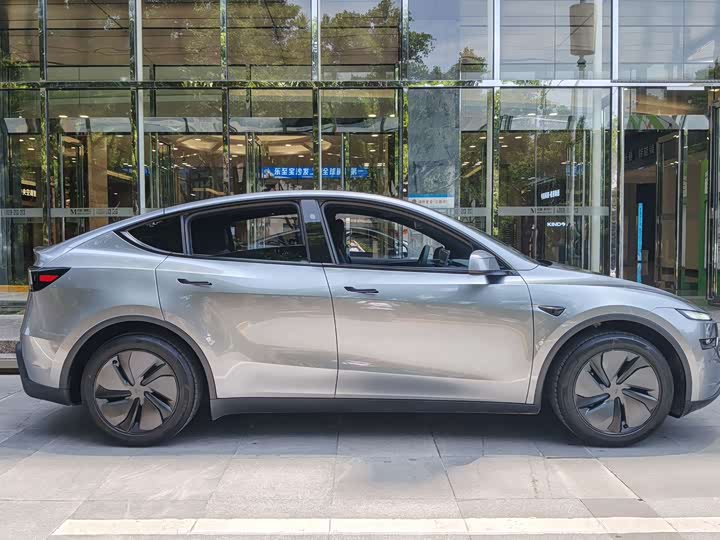 Tesla Model Y 2026 2026款 改款 长续航后轮驱动版