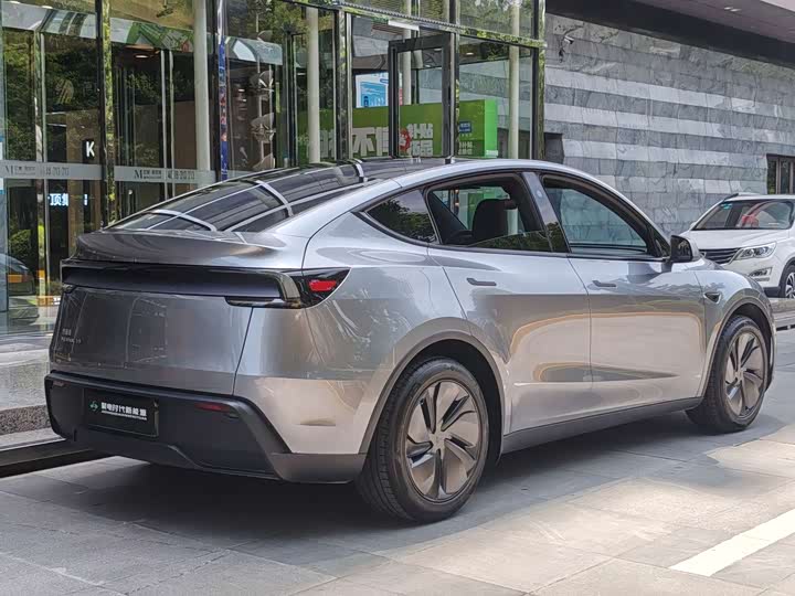Tesla Model Y 2026 2026款 改款 长续航后轮驱动版