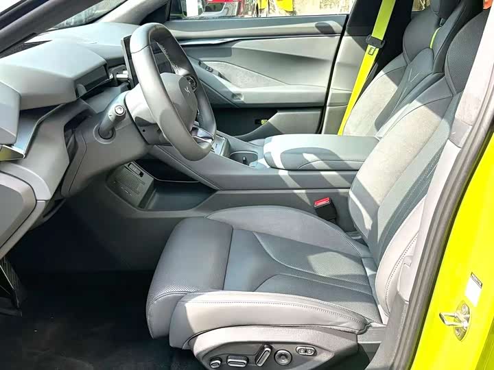 2025 XPeng P7
