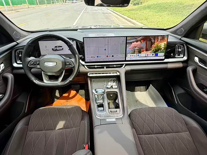 Geely Monjaro 2026 2026款 东方曜 2.0TD 自动霄汉版