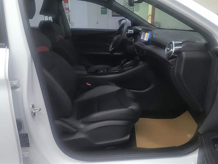 MG Motor 5 2025 2025款 180DVVT 全球抢先版