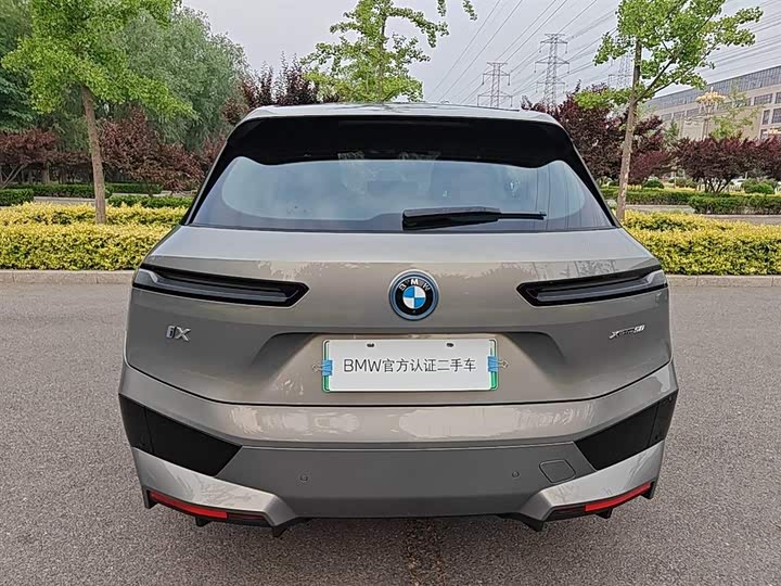 Фото 2 - BMW iX