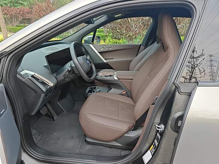 Фото 6 - BMW iX