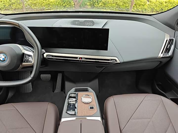 Фото 7 - BMW iX