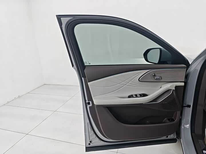 Фото 8 - Exeed RX C-DM Hybrid