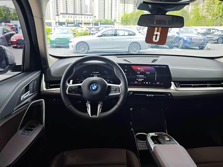 BMW iX1 2025 2025款 eDrive25L M运动套装