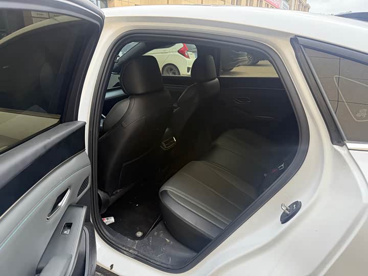Фото 2 - BYD Qin L