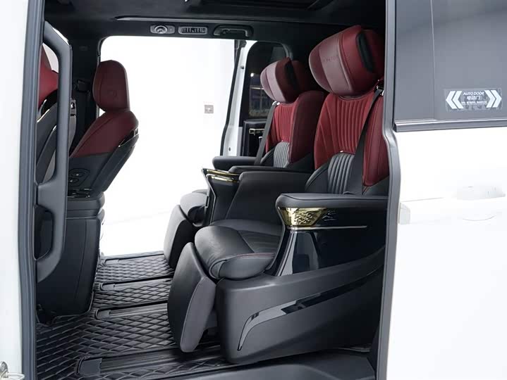 Фото 2 - GAC Trumpchi M8