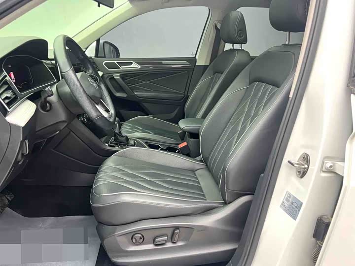 Фото 7 - Volkswagen Tiguan L Pro