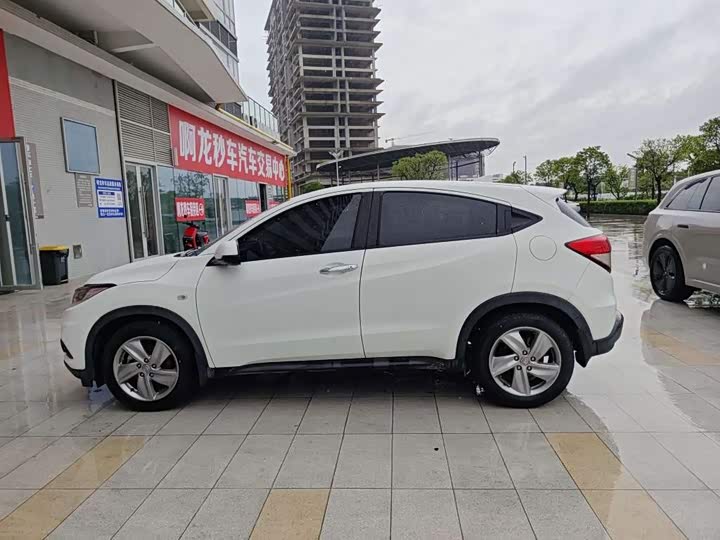 Photo 3 - Honda Vezel