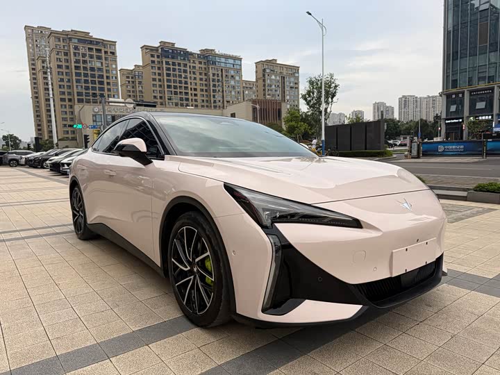 Zdjęcie 3 - BAIC Arcfox Alpha S5