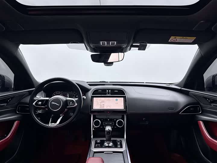 Zdjęcie 5 - Jaguar XE L