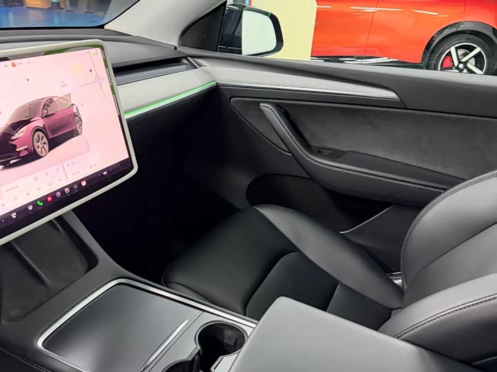 Фото 8 - Tesla Model Y