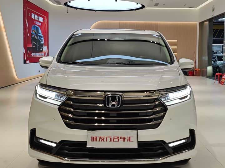 Фото 2 - Honda Odyssey