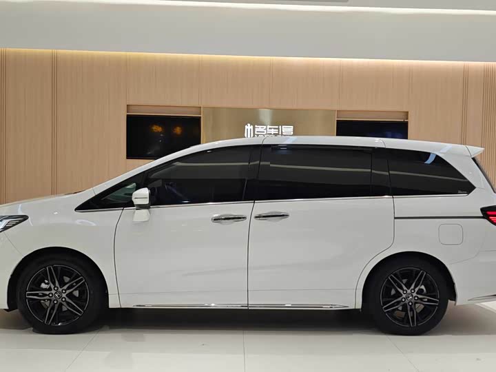Фото 4 - Honda Odyssey