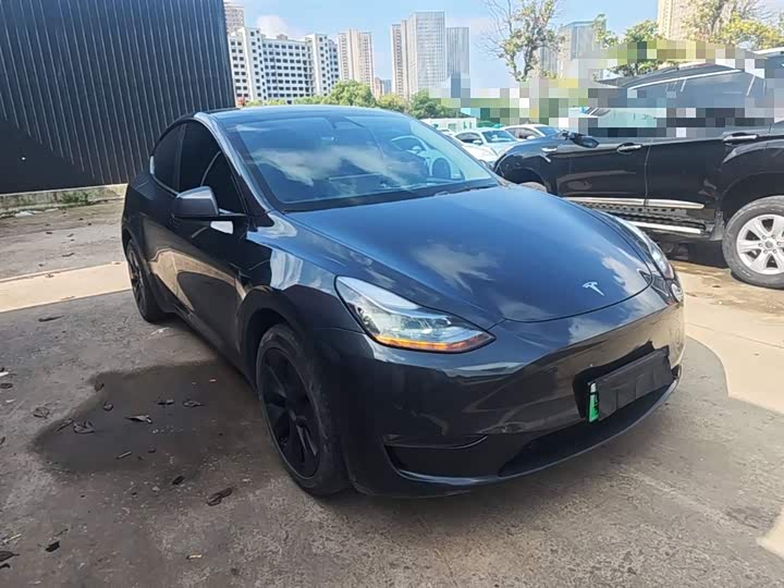 Zdjęcie 4 - Tesla Model Y