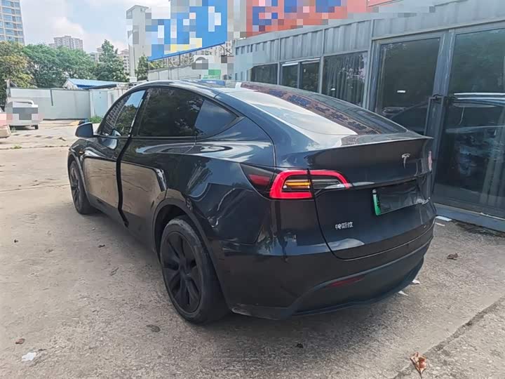 Zdjęcie 5 - Tesla Model Y