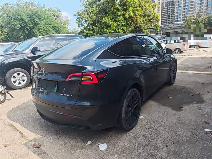 Zdjęcie 7 - Tesla Model Y