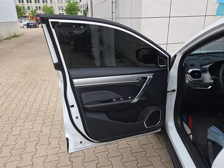 Photo 7 - Geely Coolray