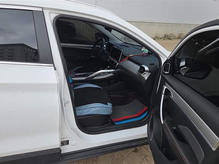 Photo 8 - Geely Coolray