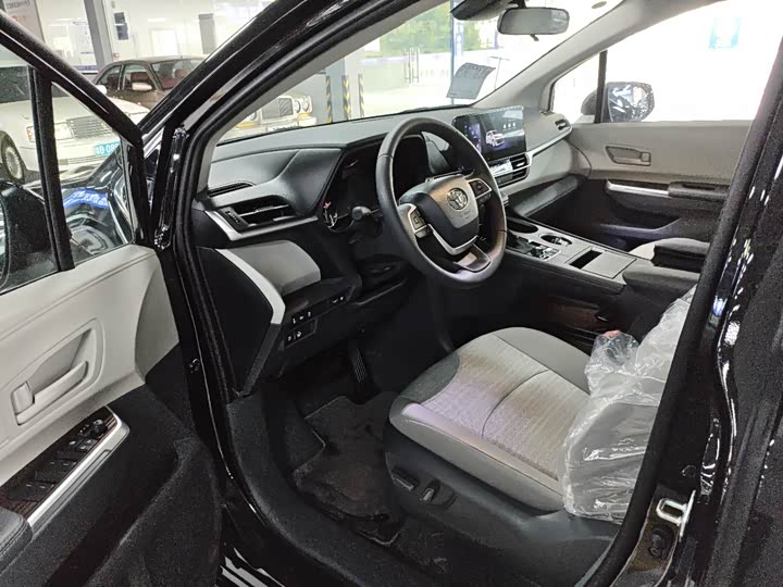 Toyota Sienna 2026 2026款 2.5L 双擎两驱舒适版