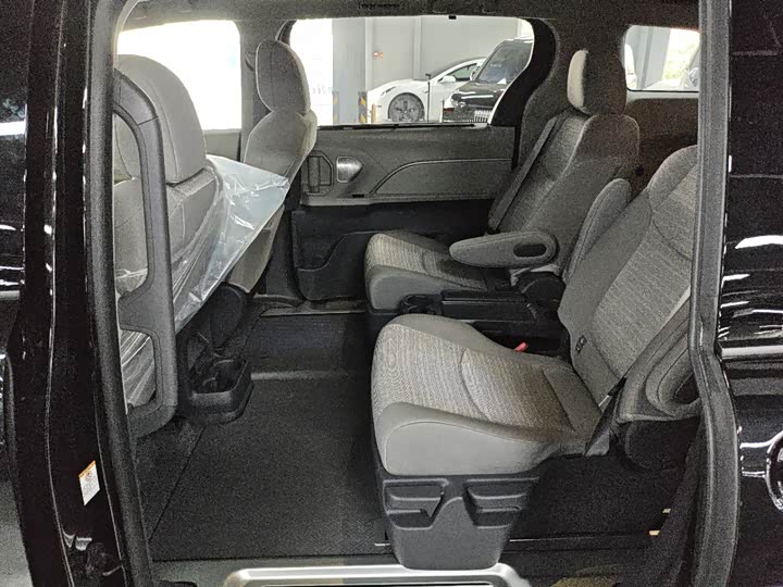 Toyota Sienna 2026 2026款 2.5L 双擎两驱舒适版