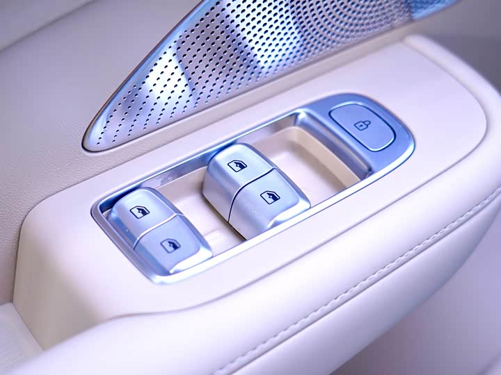 Фото 7 - Shangjie (Huawei × SAIC) H5