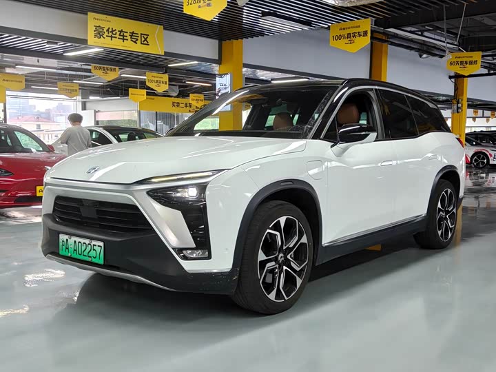 Фото 1 - Nio ES8