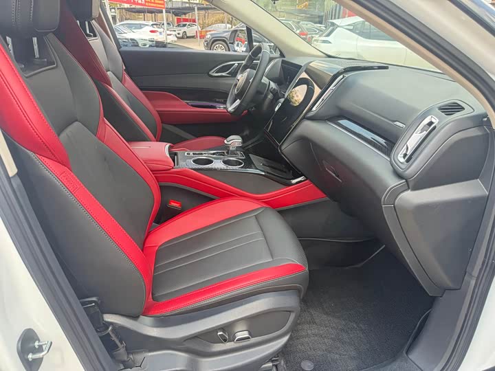 2024 Hongqi HS3