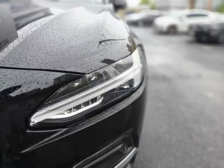 Volvo S90 2025 2025款 B5 智逸豪华版