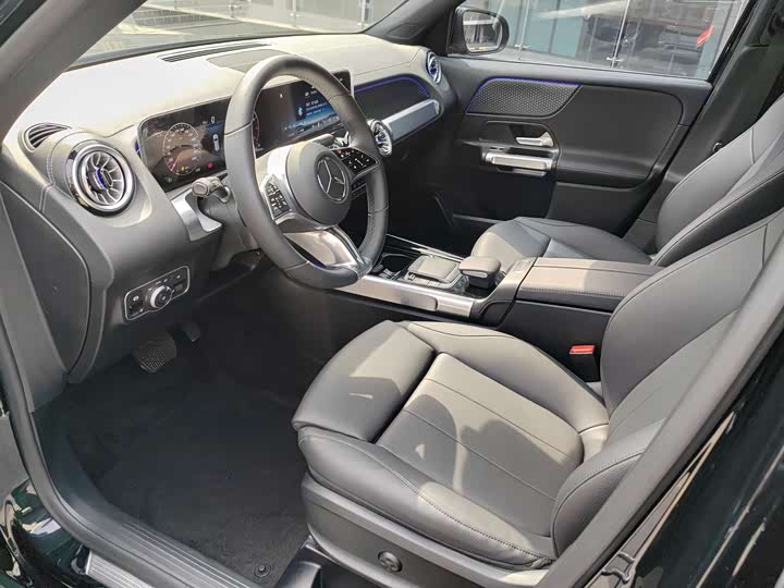 صورة 4 - Mercedes-Benz GLB-Class