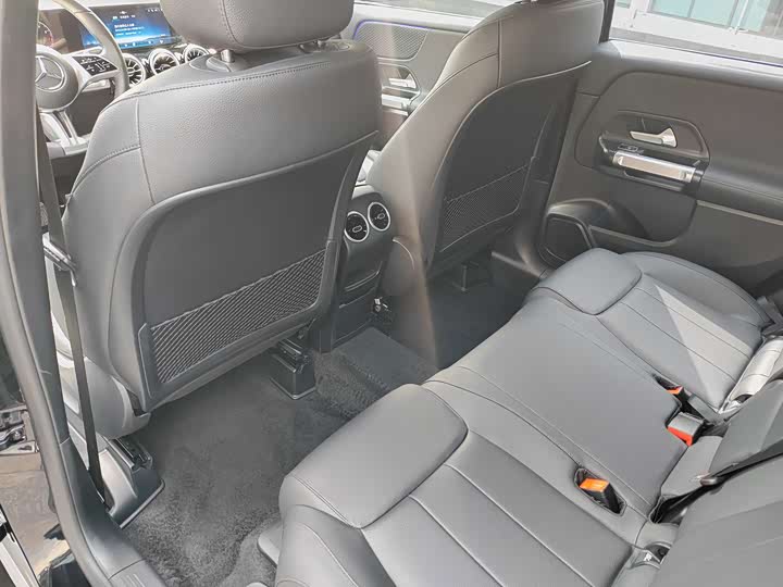 صورة 6 - Mercedes-Benz GLB-Class