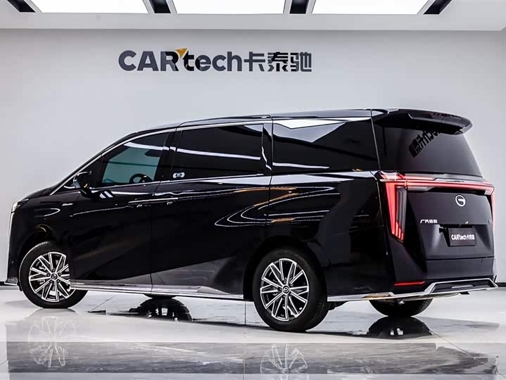 Фото 2 - GAC Trumpchi M8
