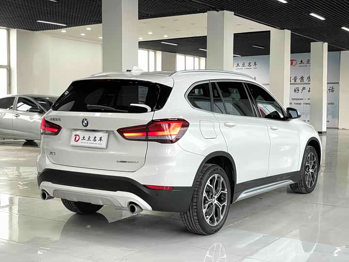 Фото 6 - BMW X1