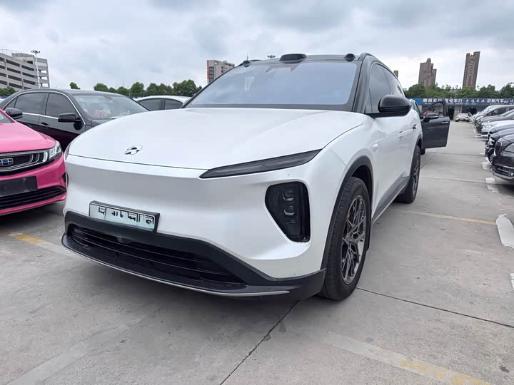 Фото 1 - Nio ES6