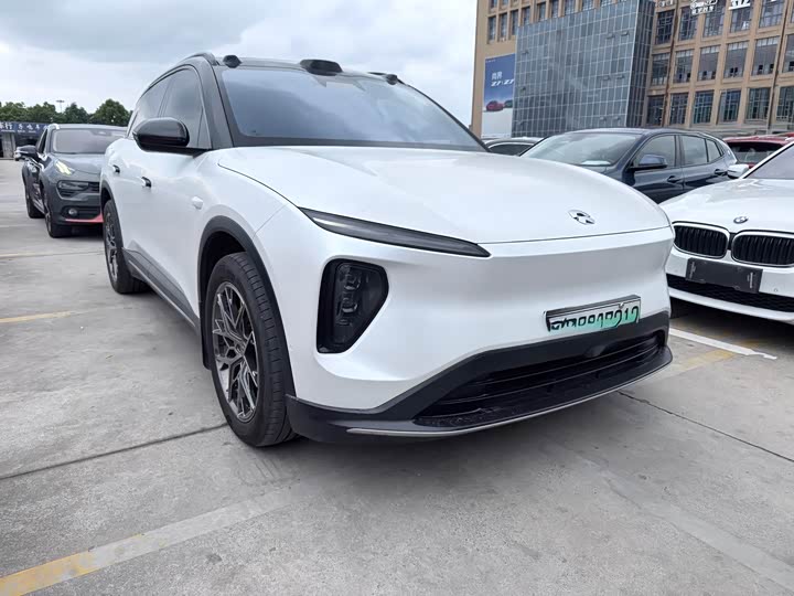 Фото 2 - Nio ES6