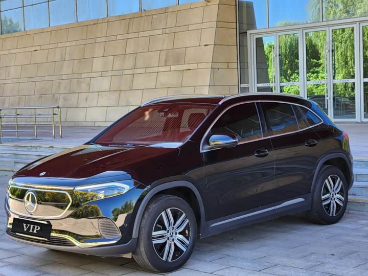 Фото 1 - Mercedes-Benz EQA