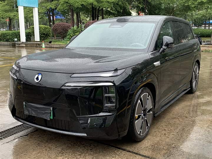 2025 Denza N8L