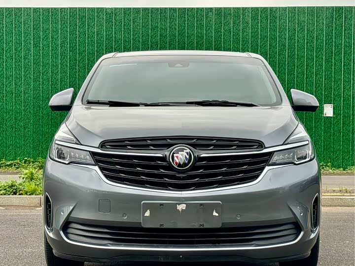 Photo 2 - Buick GL8 ES