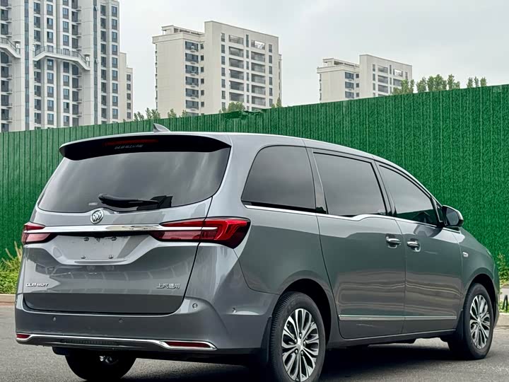 Photo 4 - Buick GL8 ES