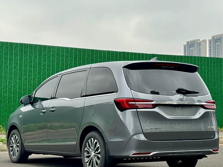 Photo 6 - Buick GL8 ES