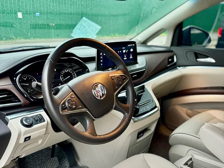 Photo 7 - Buick GL8 ES