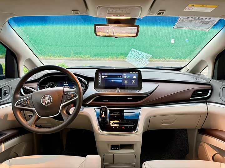 Photo 9 - Buick GL8 ES
