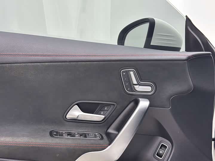 Фото 7 - Mercedes-Benz CLA-Class