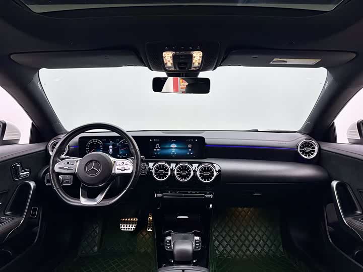 Фото 8 - Mercedes-Benz CLA-Class